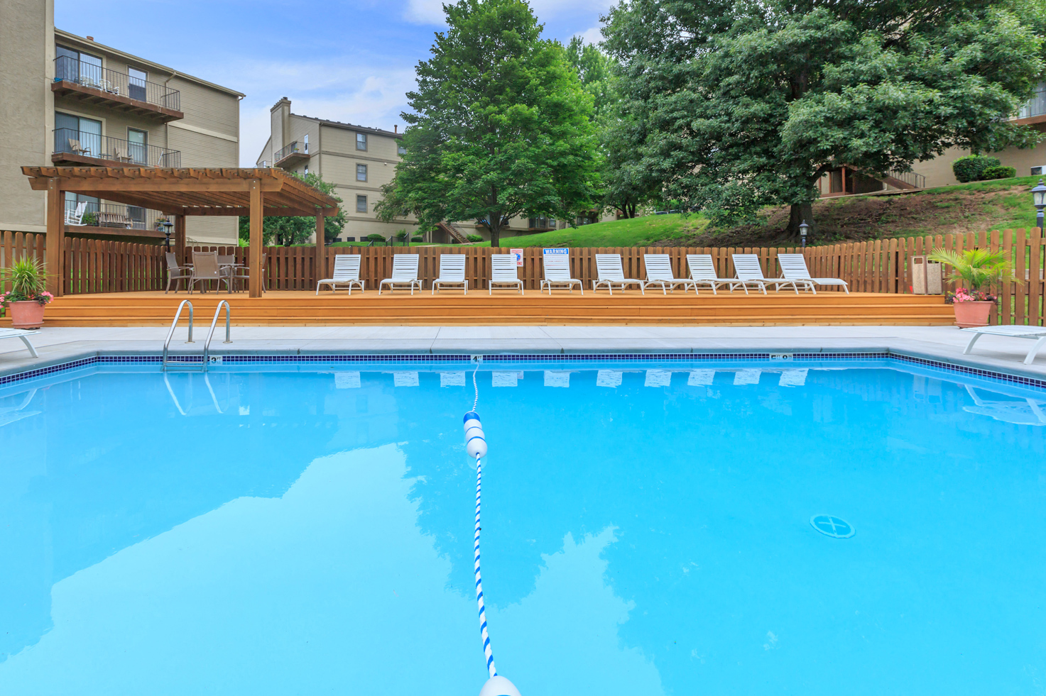 Pool side patio1at Cloverset Valley Apartments, Missouri, 64114