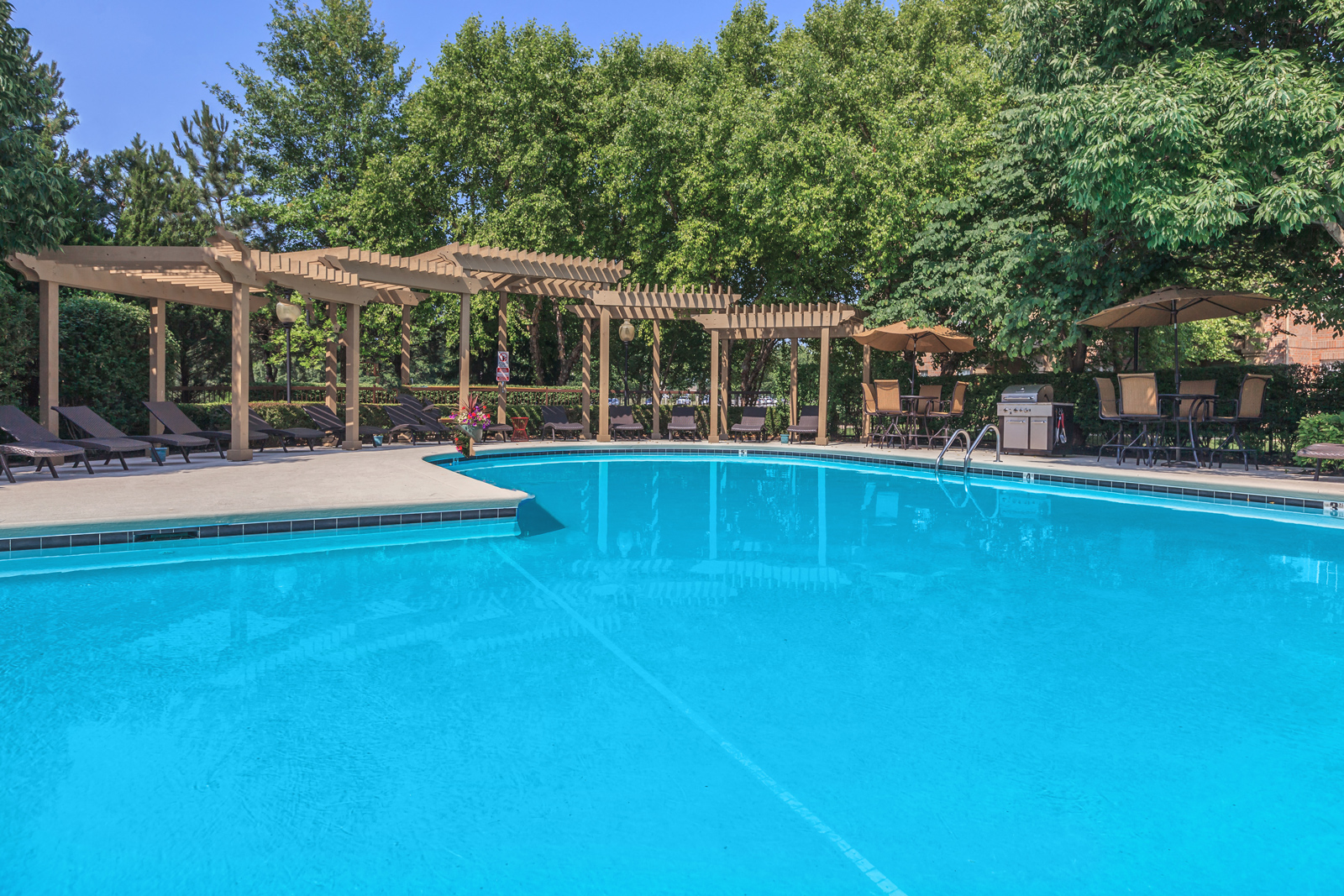 Invigorating Swimming Pool at Crowne Chase Apartment Homes, Overland Park